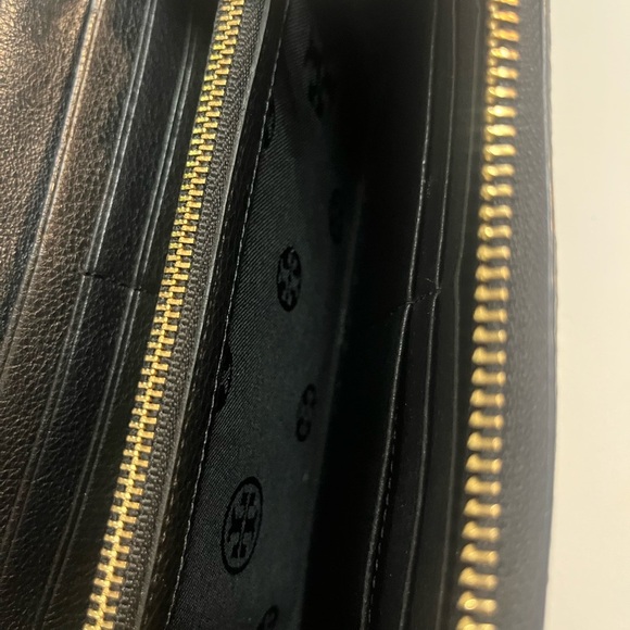 Tory Burch full zip black snake wallet - Picture 6 of 7